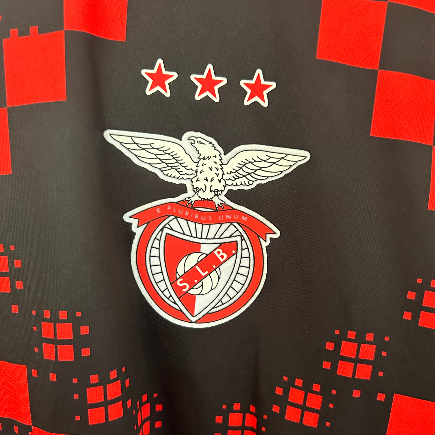 ELVN Benfica pre-match kit 2025/26 featuring the team jersey and shorts in blue and white with team logo and sponsor details.