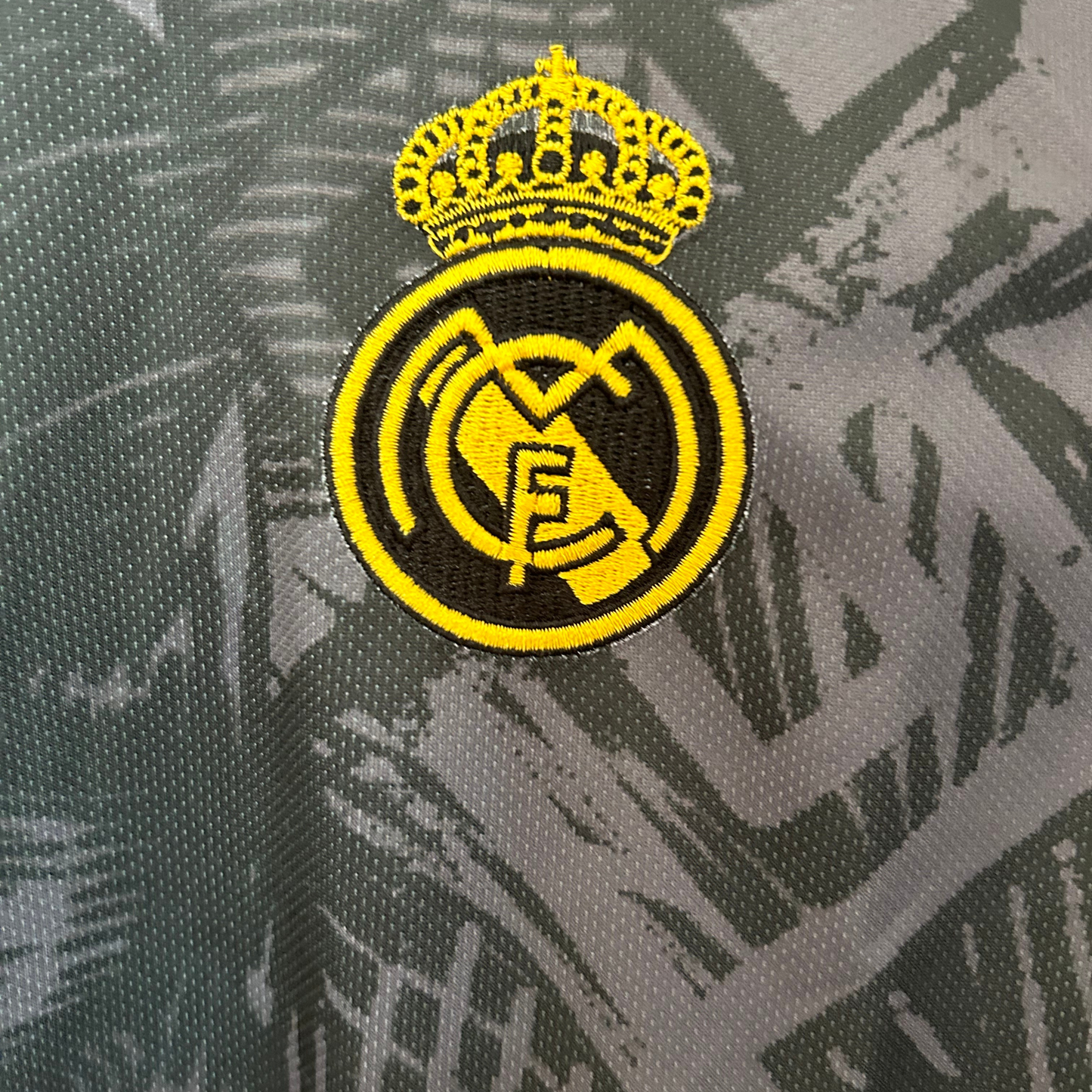 REAL MADRID GOLDEN LION KIT