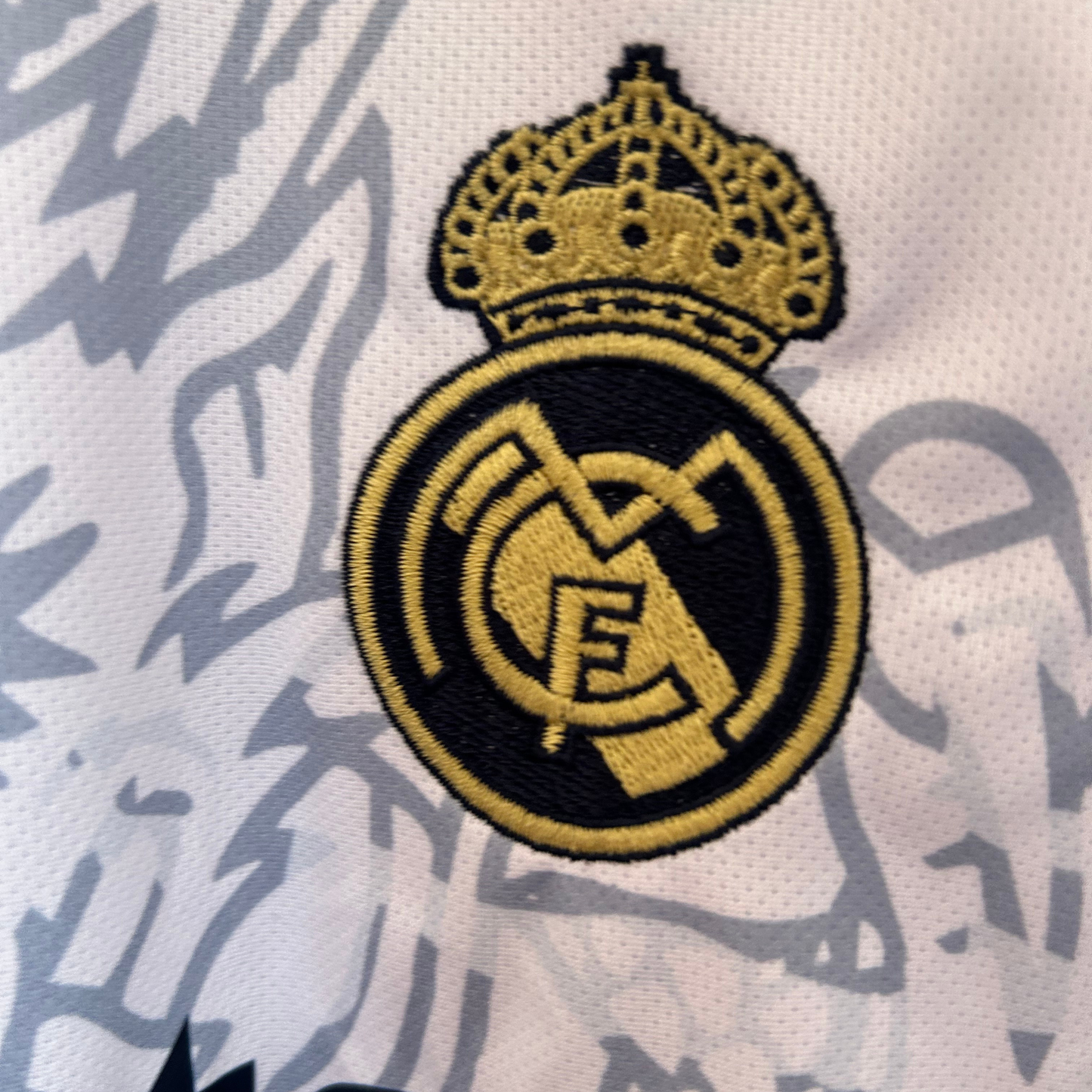 REAL MADRID GOLDEN DRAGON KIT