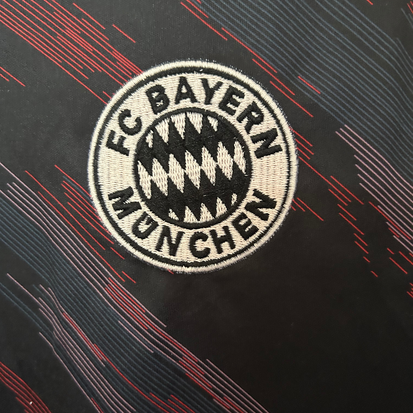 BAYERN MUNICH PRE-MATCH SHIRT 2025/26