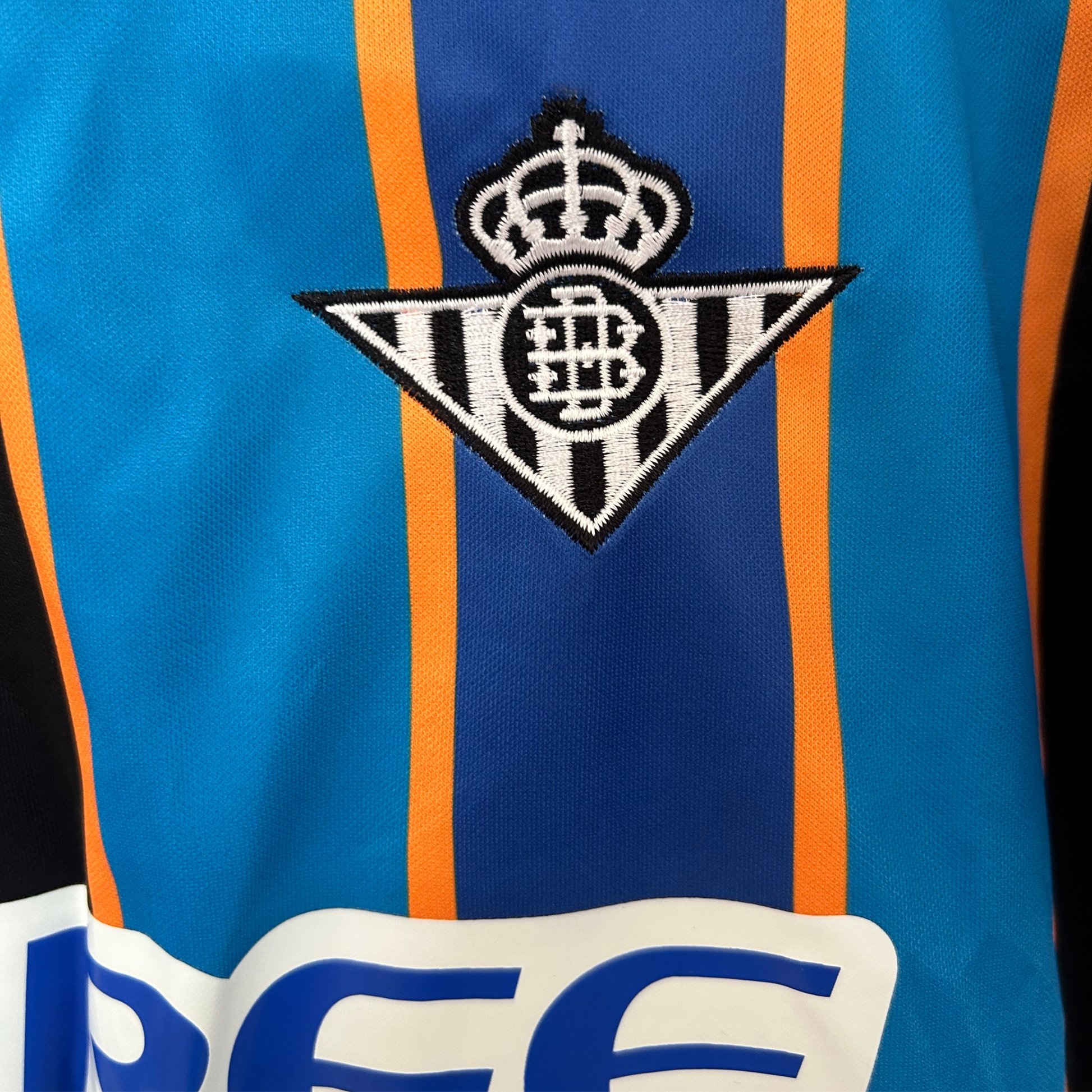 Elvn Real Betis Forever Green goalkeeper kit, featuring green jersey and shorts, designed for football goalkeepers.