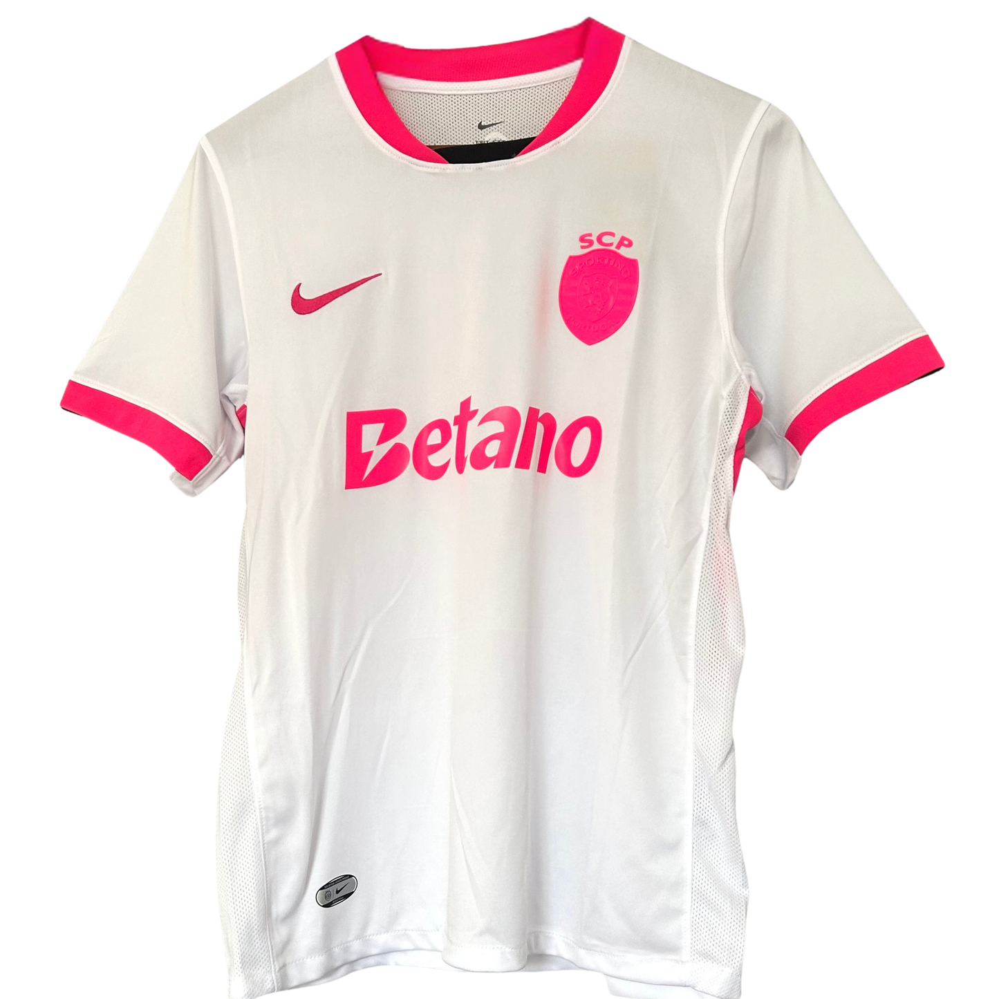ELVN Sporting CP Pink October kit featuring pink jersey and shorts for fans supporting breast cancer awareness.