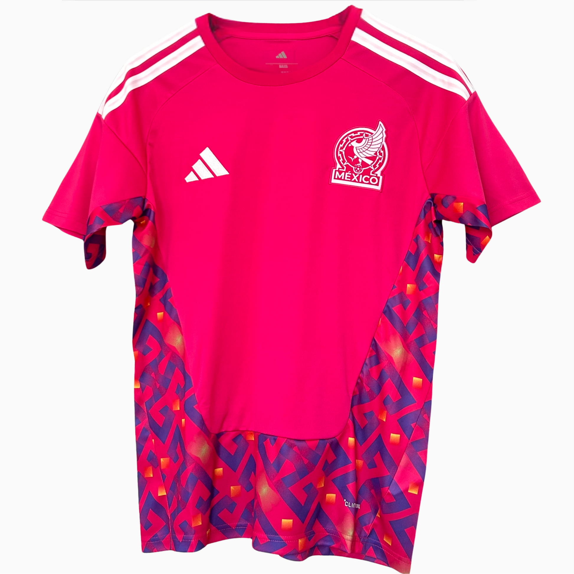 Elvn Mexico goalkeeper kit 2026, featuring team jersey and gear, displayed on a mannequin.